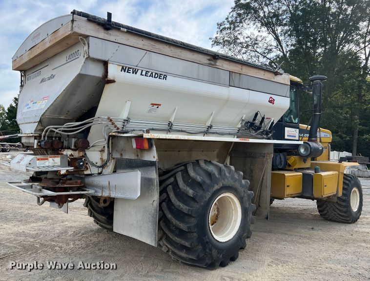 image for item MR9846 Ag-Chem Terra Gator 8104  spreader