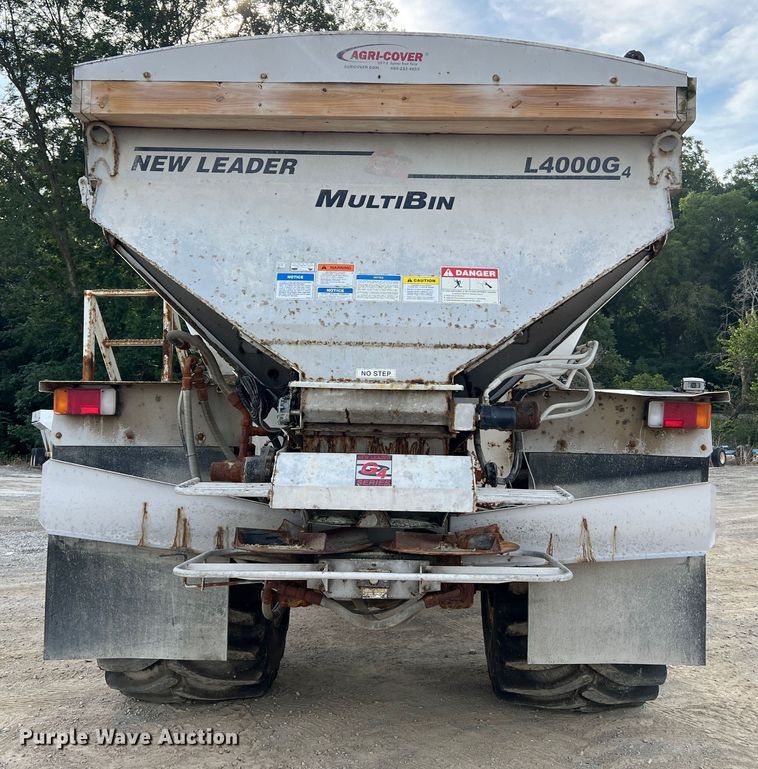 image for item MR9846 Ag-Chem Terra Gator 8104  spreader