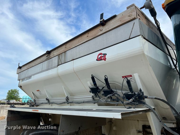 image for item MR9846 Ag-Chem Terra Gator 8104  spreader