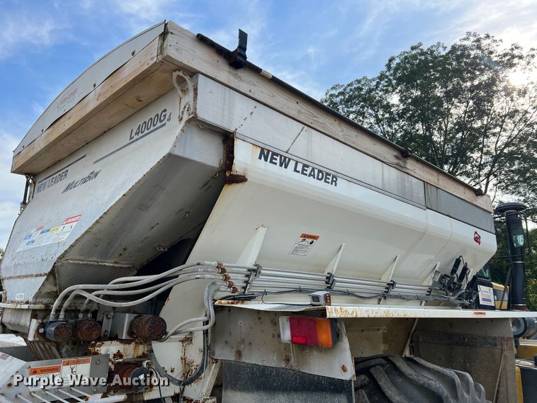 image for item MR9846 Ag-Chem Terra Gator 8104  spreader