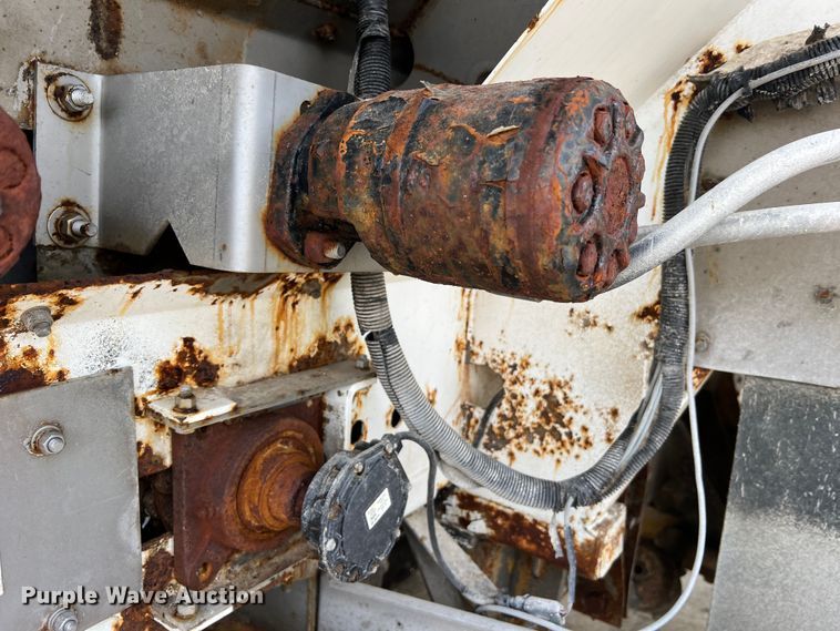 image for item MR9846 Ag-Chem Terra Gator 8104  spreader