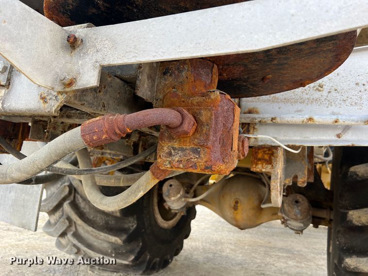 image for item MR9846 Ag-Chem Terra Gator 8104  spreader