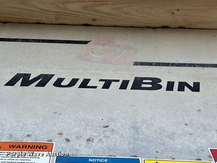 image for item MR9846 Ag-Chem Terra Gator 8104  spreader