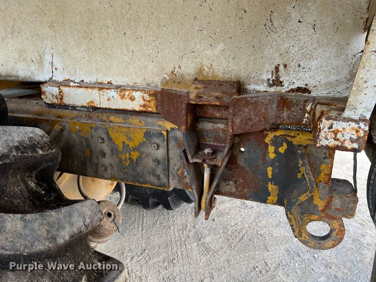 image for item MR9846 Ag-Chem Terra Gator 8104  spreader