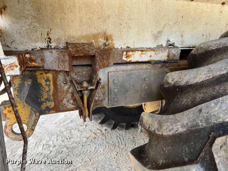 image for item MR9846 Ag-Chem Terra Gator 8104  spreader