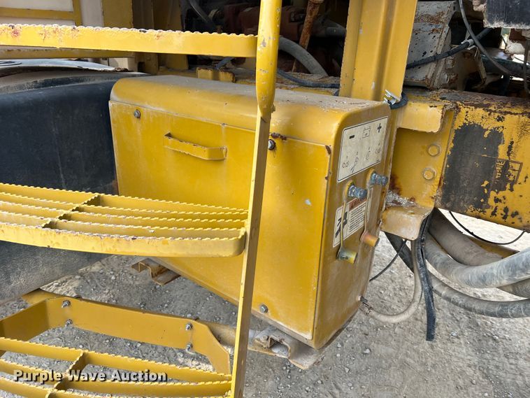 image for item MR9846 Ag-Chem Terra Gator 8104  spreader