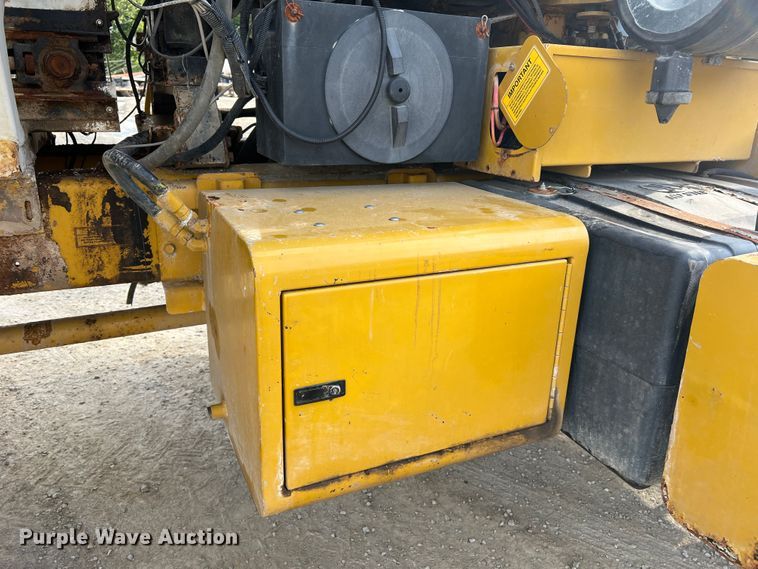 image for item MR9846 Ag-Chem Terra Gator 8104  spreader