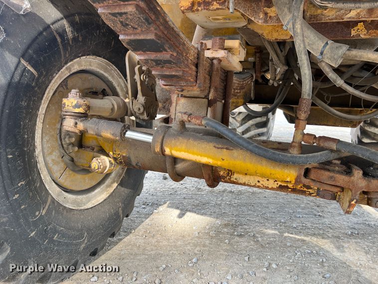 image for item MR9846 Ag-Chem Terra Gator 8104  spreader