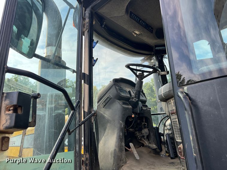 image for item MR9846 Ag-Chem Terra Gator 8104  spreader