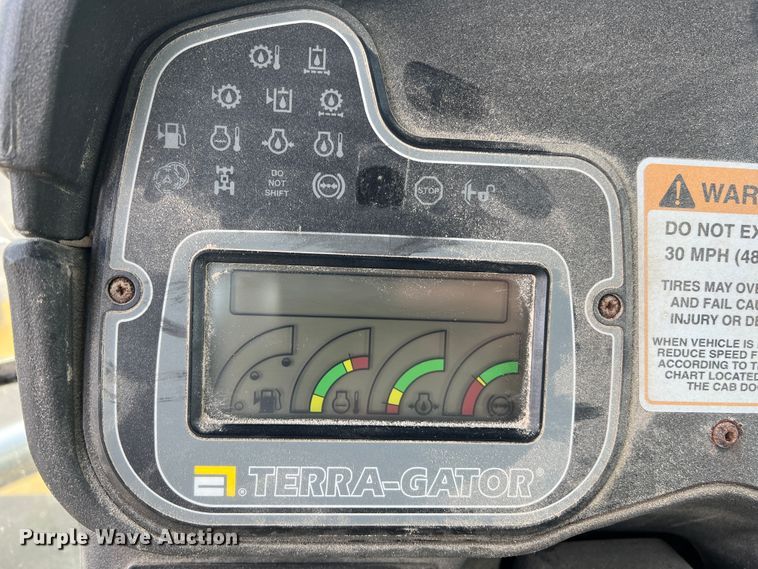 image for item MR9846 Ag-Chem Terra Gator 8104  spreader