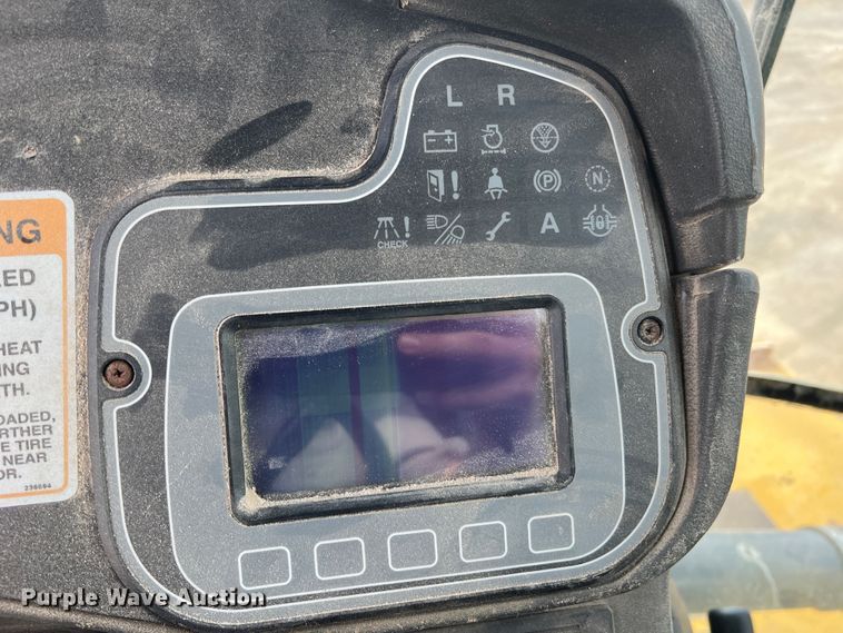 image for item MR9846 Ag-Chem Terra Gator 8104  spreader