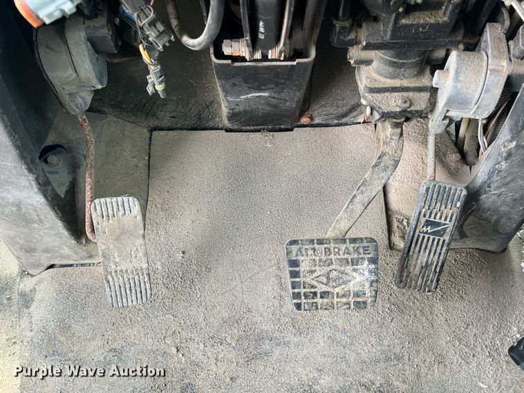 image for item MR9846 Ag-Chem Terra Gator 8104  spreader