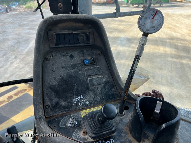 image for item MR9846 Ag-Chem Terra Gator 8104  spreader