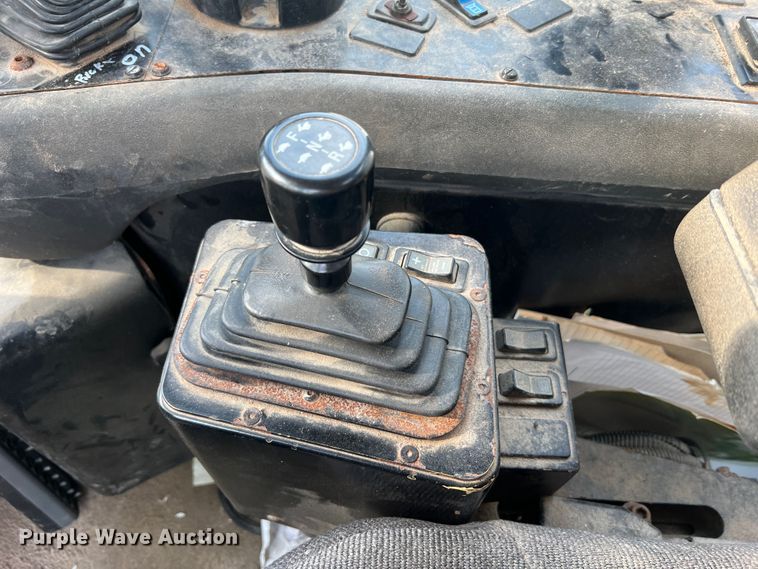 image for item MR9846 Ag-Chem Terra Gator 8104  spreader