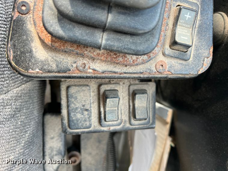 image for item MR9846 Ag-Chem Terra Gator 8104  spreader