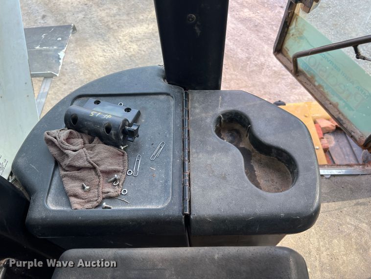 image for item MR9846 Ag-Chem Terra Gator 8104  spreader