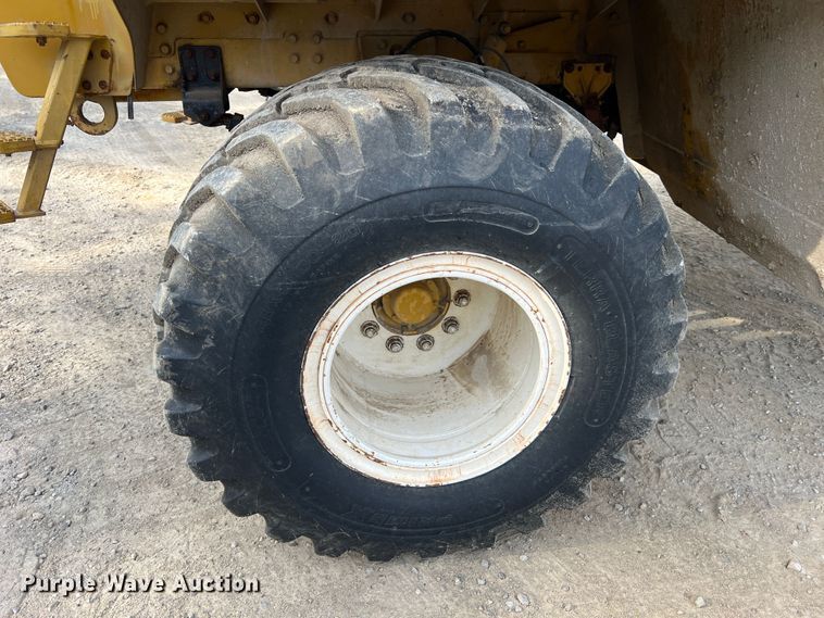 image for item MR9846 Ag-Chem Terra Gator 8104  spreader