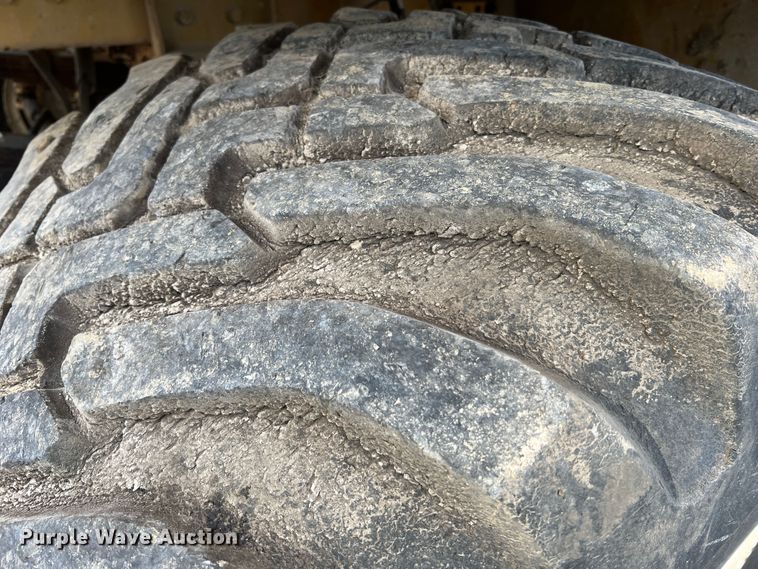 image for item MR9846 Ag-Chem Terra Gator 8104  spreader