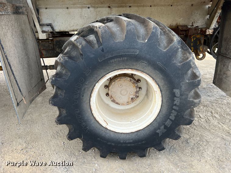 image for item MR9846 Ag-Chem Terra Gator 8104  spreader