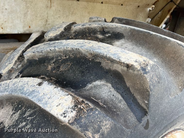 image for item MR9846 Ag-Chem Terra Gator 8104  spreader