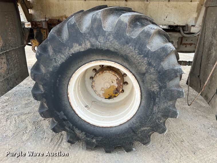 image for item MR9846 Ag-Chem Terra Gator 8104  spreader