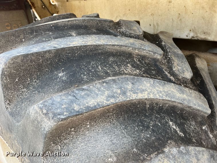 image for item MR9846 Ag-Chem Terra Gator 8104  spreader