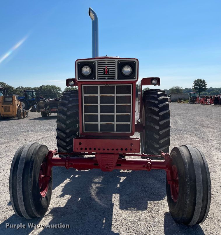 image for item MU9089 1974 International 1066  tractor