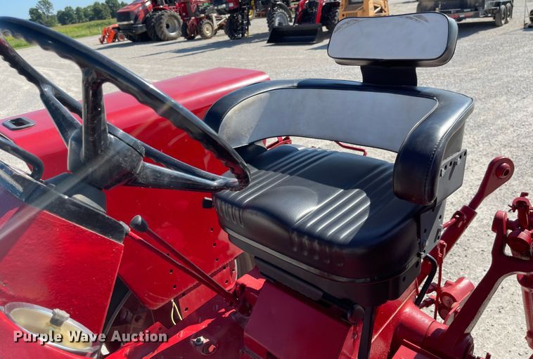 image for item MU9089 1974 International 1066  tractor