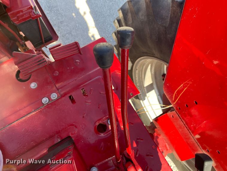 image for item MU9089 1974 International 1066  tractor