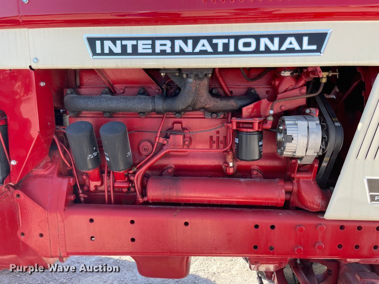 image for item MU9089 1974 International 1066  tractor