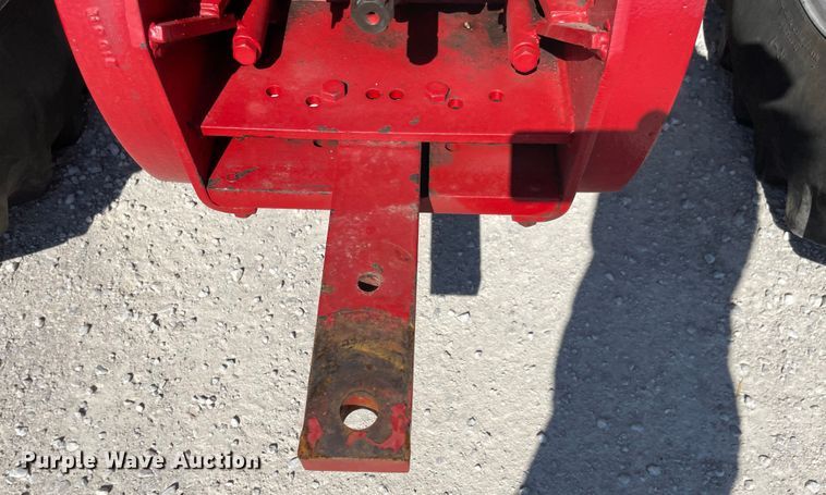 image for item MU9089 1974 International 1066  tractor