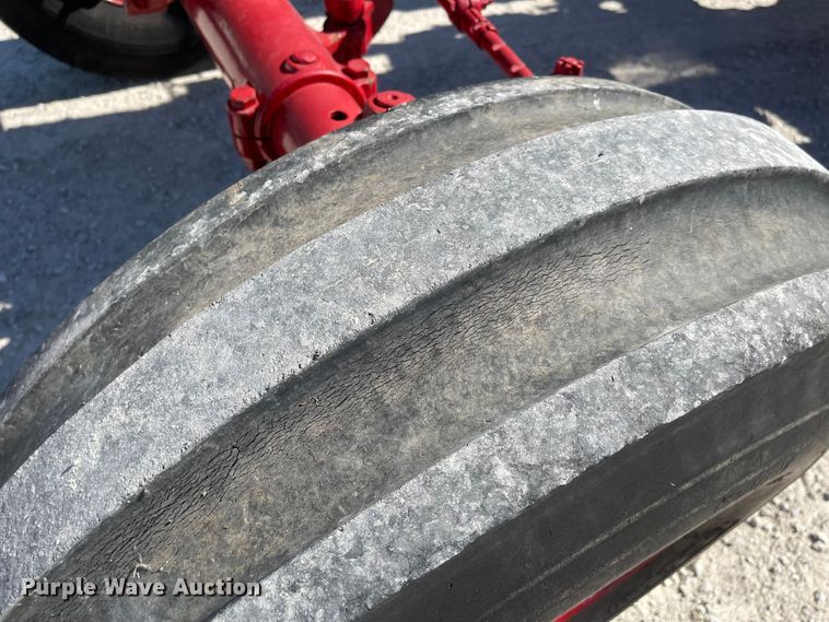 image for item MU9089 1974 International 1066  tractor