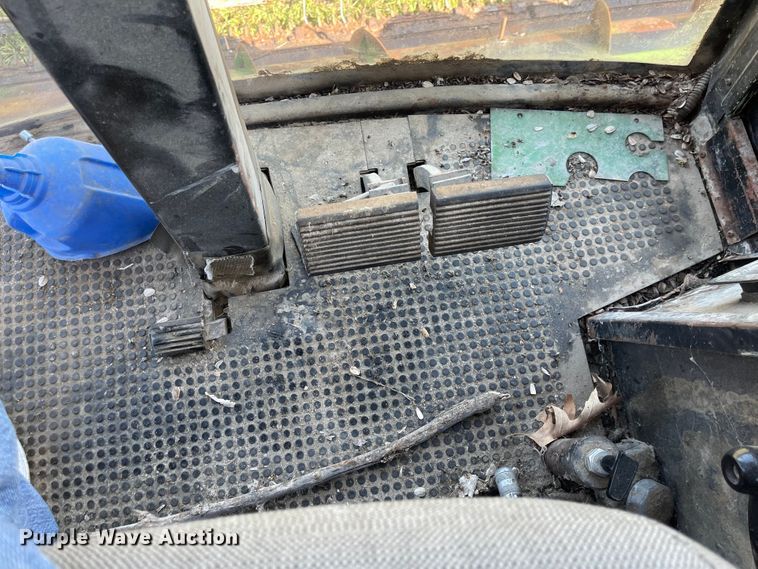 image for item MU9096 1980 John Deere 6620 Turbo  combine