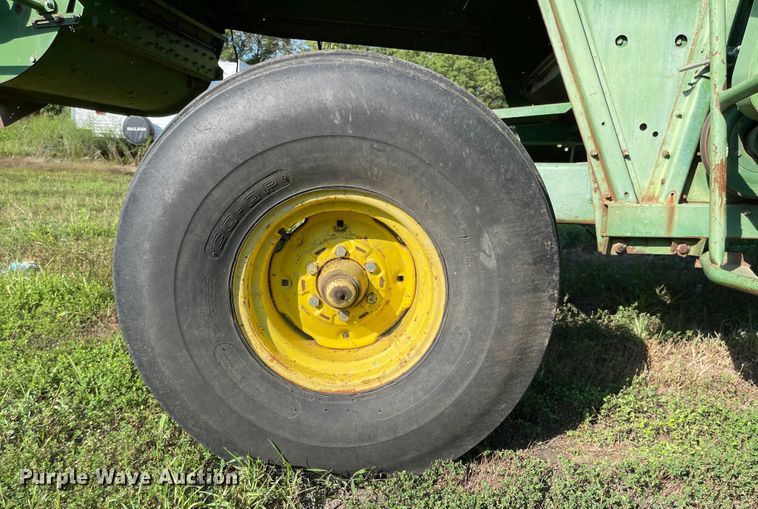 image for item MU9096 1980 John Deere 6620 Turbo  combine