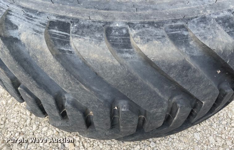 image for item MU9171 (2) 400/60-22.5 tires and wheels