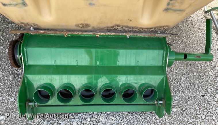 image for item MU9172 Great Plains  seed hopper