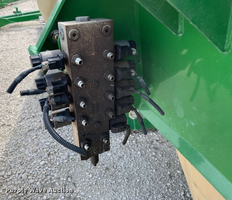 image for item MU9172 Great Plains  seed hopper