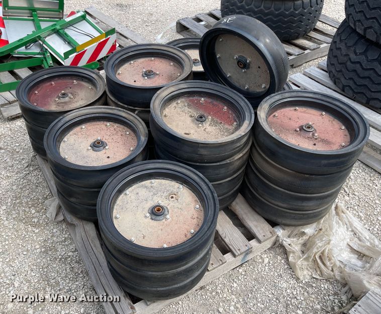 image for item MU9178 Approximately 28 rubber press wheels
