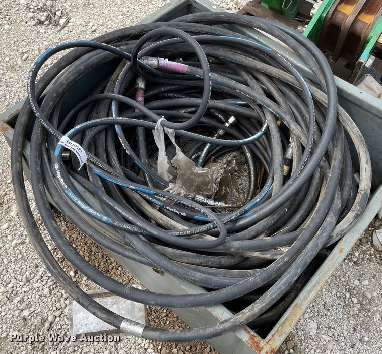 Hydraulic hoses in Assaria, KS Item MU9181 sold Purple Wave