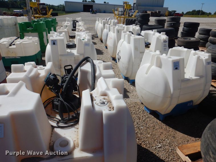 image for item MU9739 Approximately 13 tanks