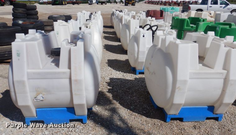 image for item MU9739 Approximately 13 tanks