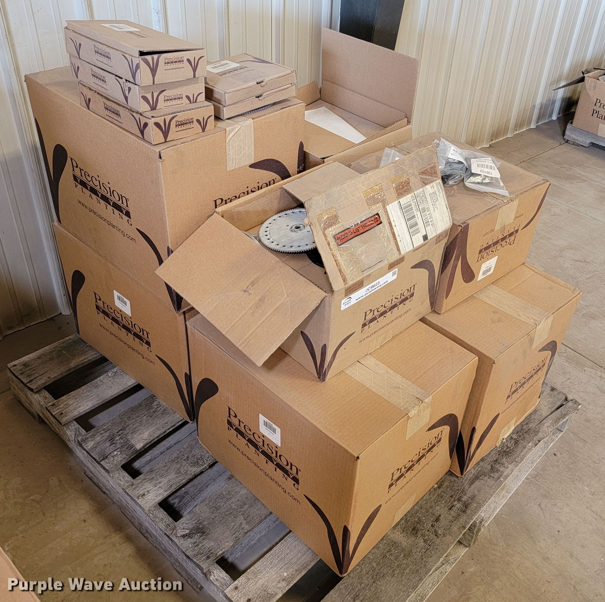 Precision planter parts in Gayville, SD Item JC9623 sold Purple Wave