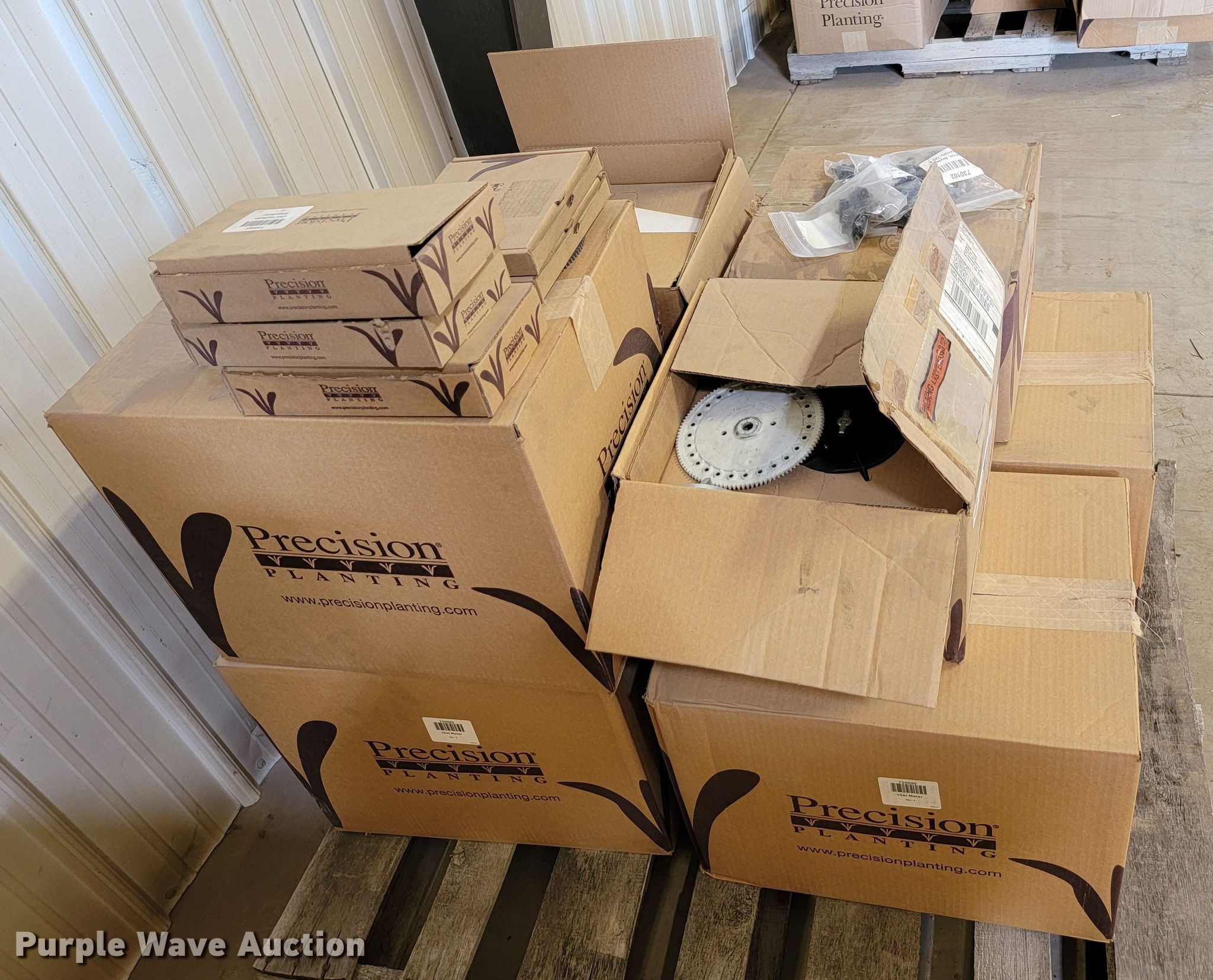 Precision planter parts in Gayville, SD Item JC9623 sold Purple Wave