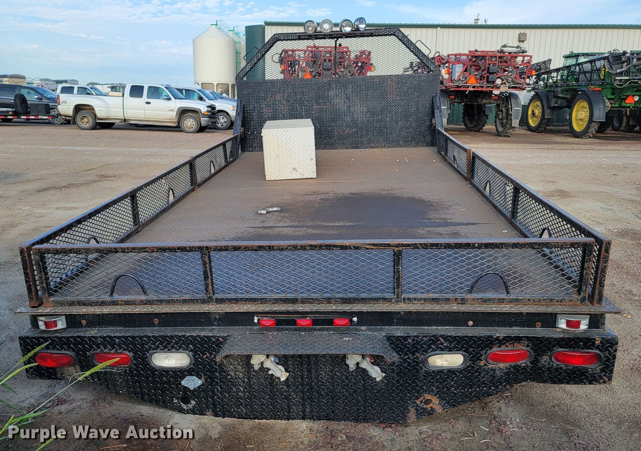 Steel flatbed in Gayville, SD Item JC9632 sold Purple Wave