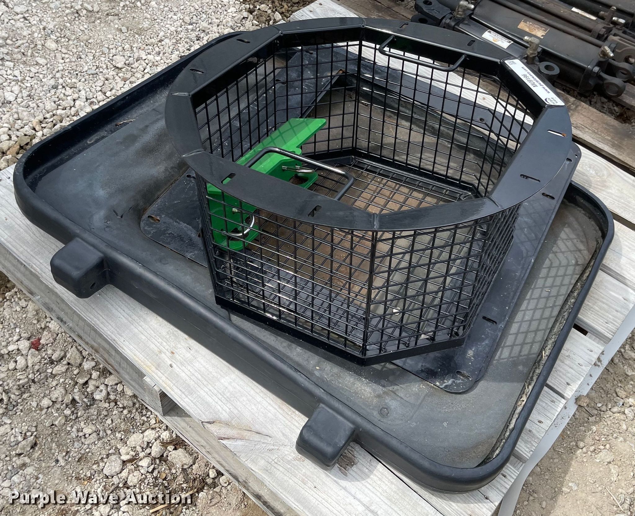 Ag equipment parts in Assaria, KS Item MU9196 sold Purple Wave