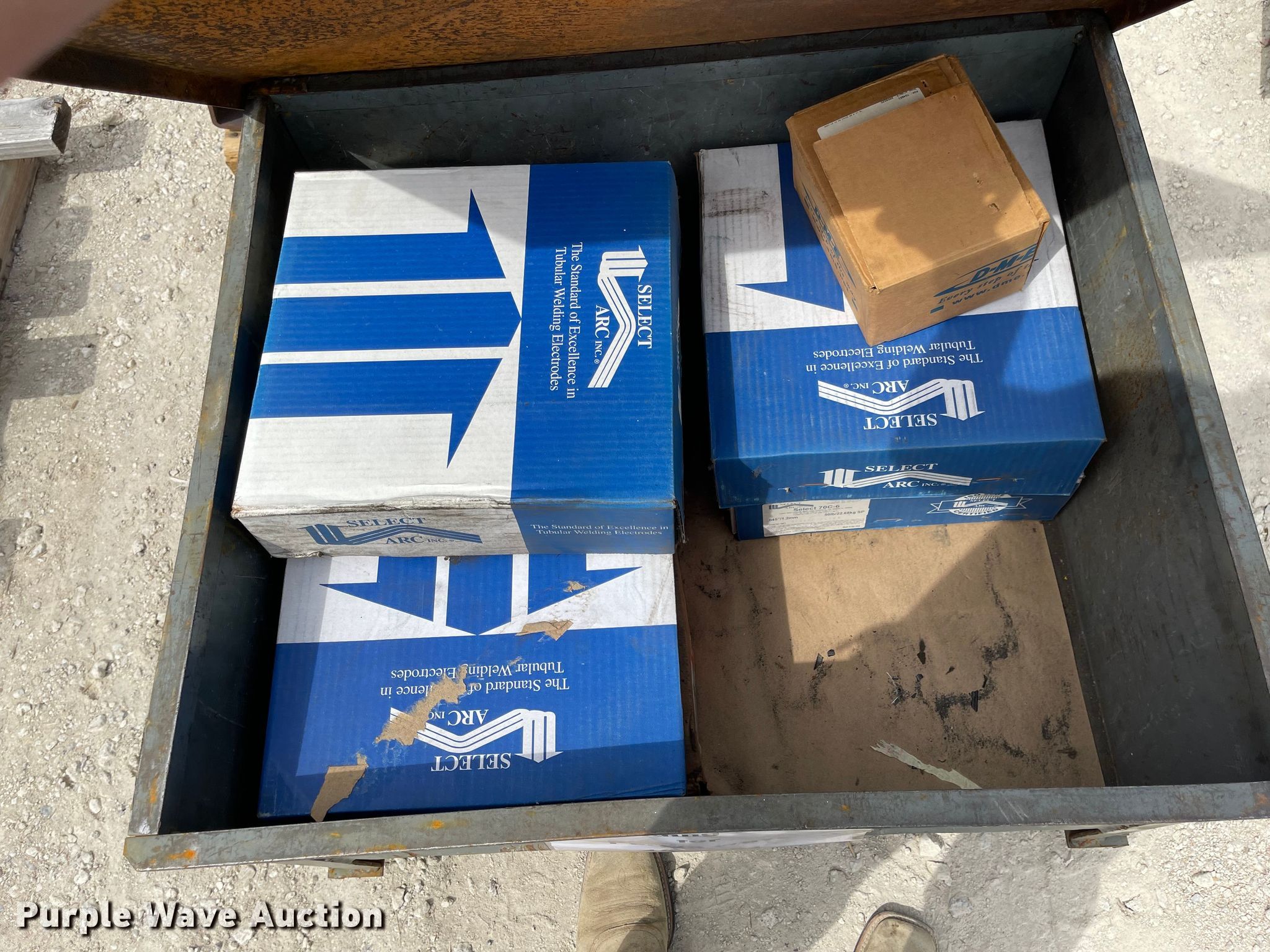 Welding wire in Assaria, KS Item MU9201 sold Purple Wave