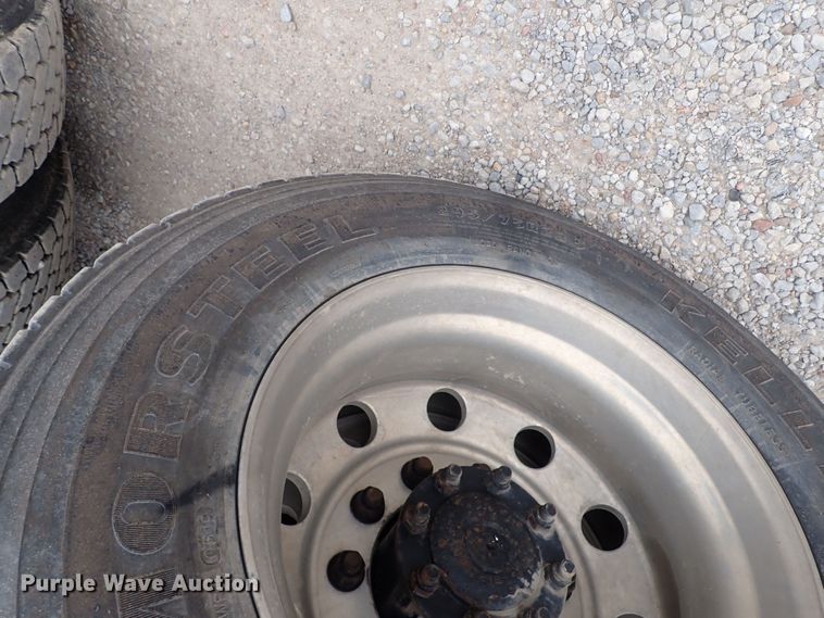 image for item DF8409 2002 International 9200i  semi truck