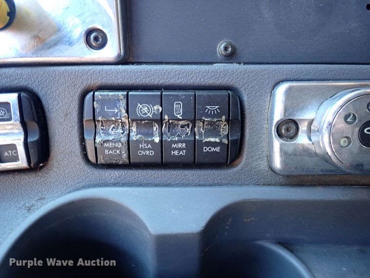 image for item DI1978 2016 Freightliner Cascadia  semi truck