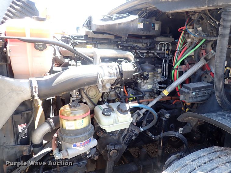 image for item DI1978 2016 Freightliner Cascadia  semi truck