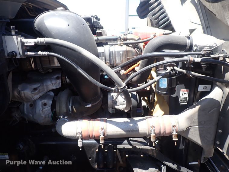 image for item DI1978 2016 Freightliner Cascadia  semi truck